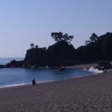 桂浜から竜王岬を見る