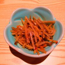 このお通しが￥748！