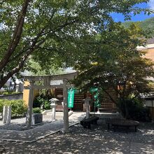 神社の入口から