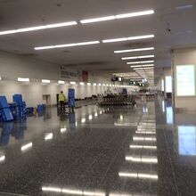 預け荷物受取へ