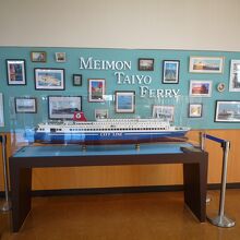 ロビーに在る企業ＰＲコーナー