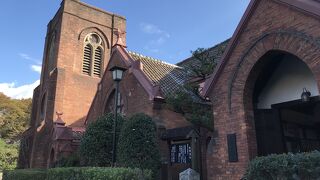 ミサの前に、建物内部の見学