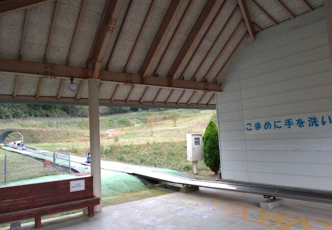 リフトで登るスライダー