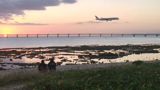 飛行機と夕焼けを見ながらのんびり過ごせる