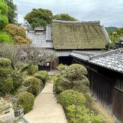 茅葺の古民家です