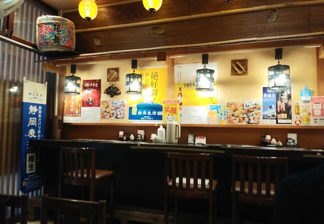 掛川駅南口構内にある、昼は定食夜は居酒屋のお店です。
