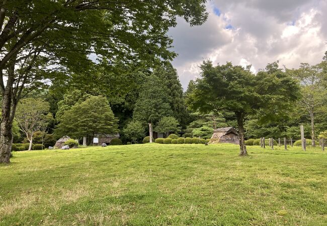 峰一合遺跡公園の中にある