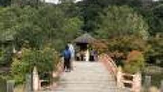 福島県唯一の国宝建造物、平泉にある金色堂にならって建立された