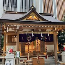 社殿は新しいですが、歴史ある神社です。