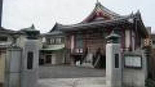 堂々とした本堂が印象的です