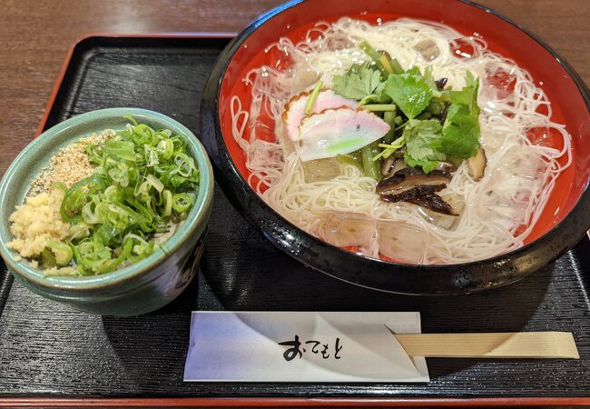 Typical and rustic udon and soba diner