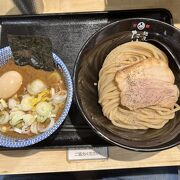 改札の中にあるラーメン屋さん