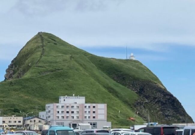 鴛泊港に隣接