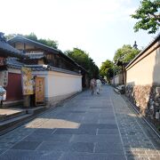 ねねが晩年を過ごした高台寺から降りてきたらそこはねねの道。