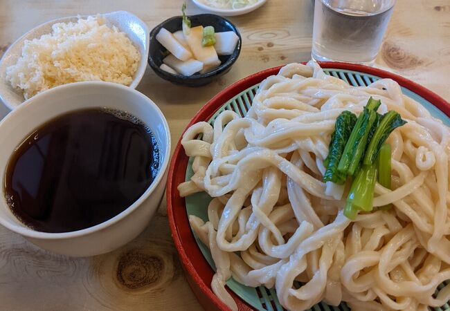 乱切りの手打ち饂飩