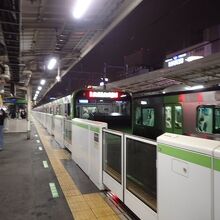 緑が入った外装