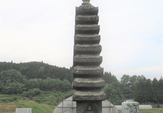 農村地帯にポツンとありました。