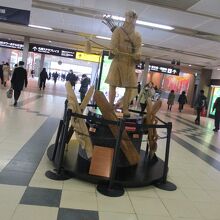 イランカラプテ像