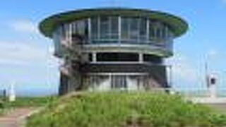 日本海や八郎潟、かつての噴火口跡が見渡せます。