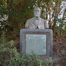 K.Wハラタマ博士顕彰碑