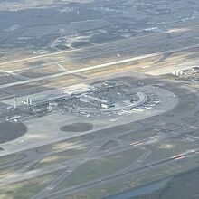 座席から見た新千歳空港の風景