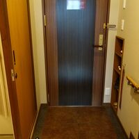 このクラスなら、もう一寸広い踏み込みが欲しい