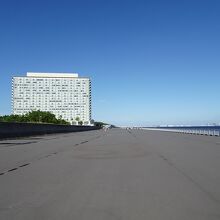 公園の目の前は海です！