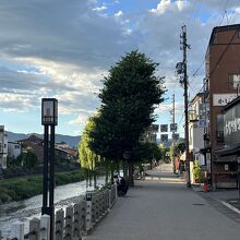 朝市が行われる通り