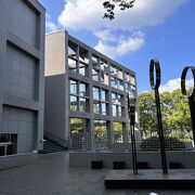 黒川紀章が初めて設計した美術館