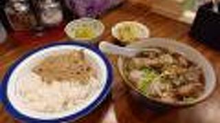 店内には藤井ふみやのサイン飾ってありました。