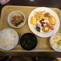 朝食はバイキング方式