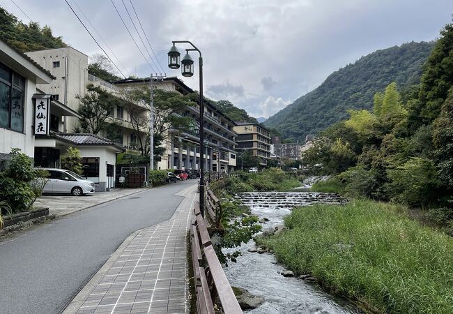 新宿から乗りかえなしで行ける