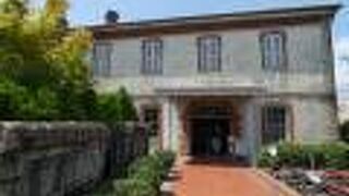 現存する日本最古の駅舎と実物SL