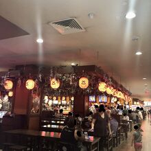 日本の居酒屋は欧米人観光客率99%でした