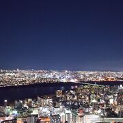 梅田スカイビルの屋上からの絶景