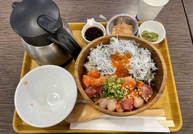 海鮮丼とお茶漬けと二度楽しめる