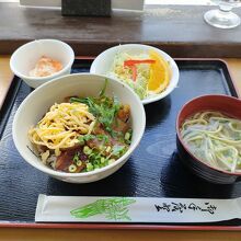 与那国近海カジキ丼にはミニ与那国そばが付いてました