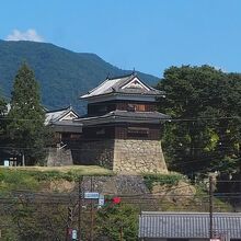 車窓の上田城