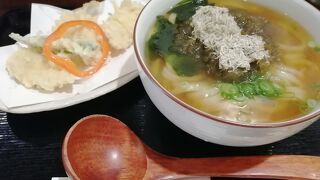 ランチタイムは行列