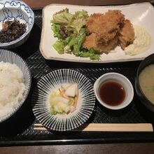 牡蠣フライ定食