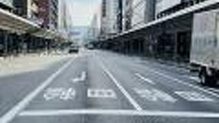 看板を規制したすっきりした街並み