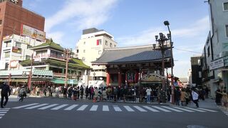 年末も近づき大勢の人が