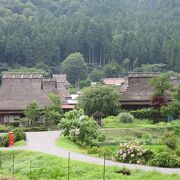 マンガ日本昔話や一休さん等に出てくるような日本の原風景の様な建物が並ぶ素敵な集落です
