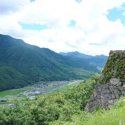 ここ数年で有名になった「日本のマチュピチュ」と言われた雲の上のお城ですね。