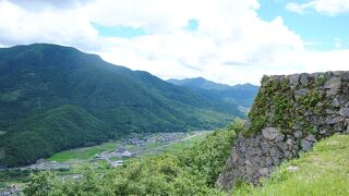 ここ数年で有名になった「日本のマチュピチュ」と言われた雲の上のお城ですね。