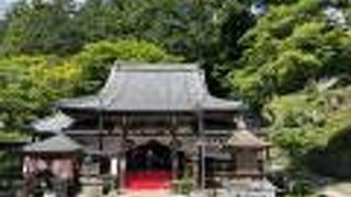 白鷺伝説の釈迦如来が祀られている