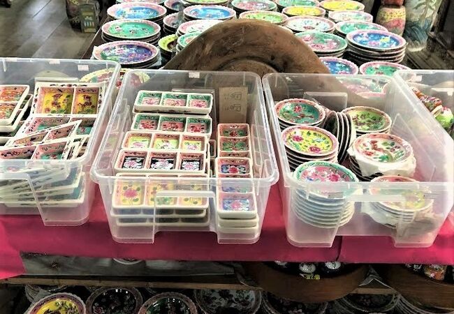 プラナカン食器の工房