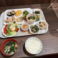 朝食はお腹一杯になります。