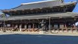 御影堂と阿弥陀堂