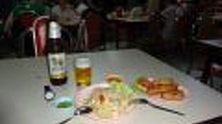 ローカル色いっぱいのタイレストラン